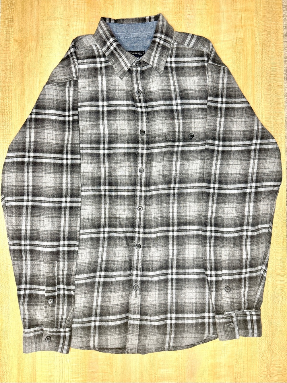 G.H. Bass & Co. Men's Black‎ and White Plaid Button -Down Shirt